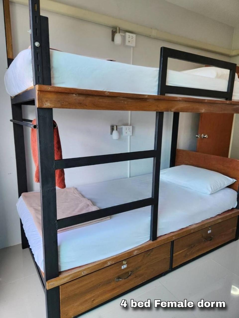 Theppahrak Hostel Khaolak Кхаулак Номер фото
